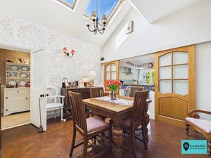 Dining Room- click for photo gallery